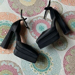Findvell VERSACE Knock Off Elegant Black Satin Platform Heels 9 EUC